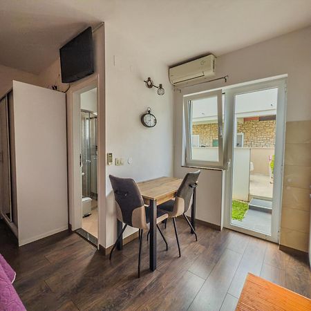 Apartments Tin โรวีน ภายนอก รูปภาพ