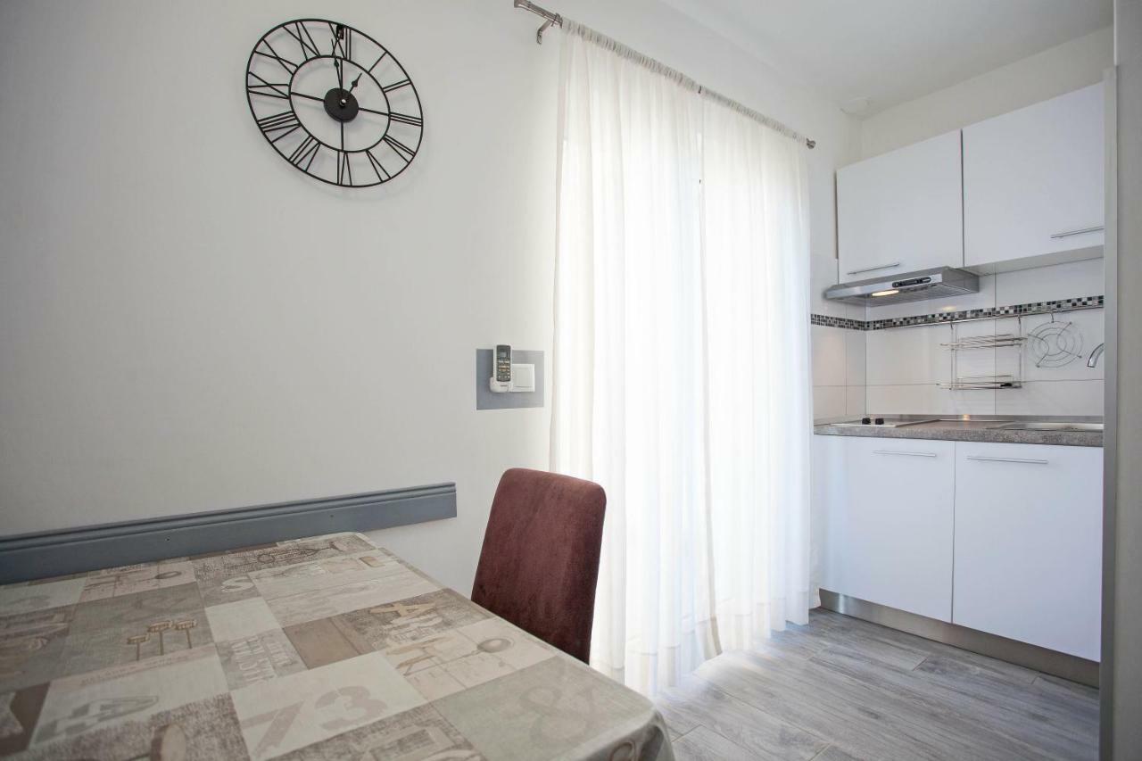Apartments Tin โรวีน ภายนอก รูปภาพ